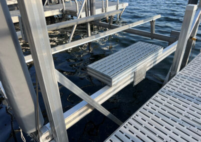 Dock to Lift Step